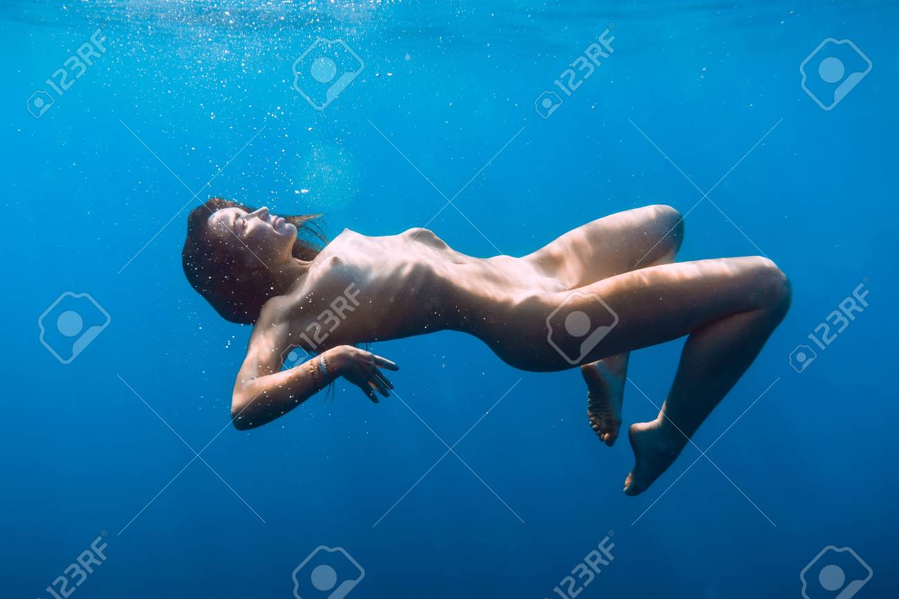 dot cormier recommends nude women underwater pic