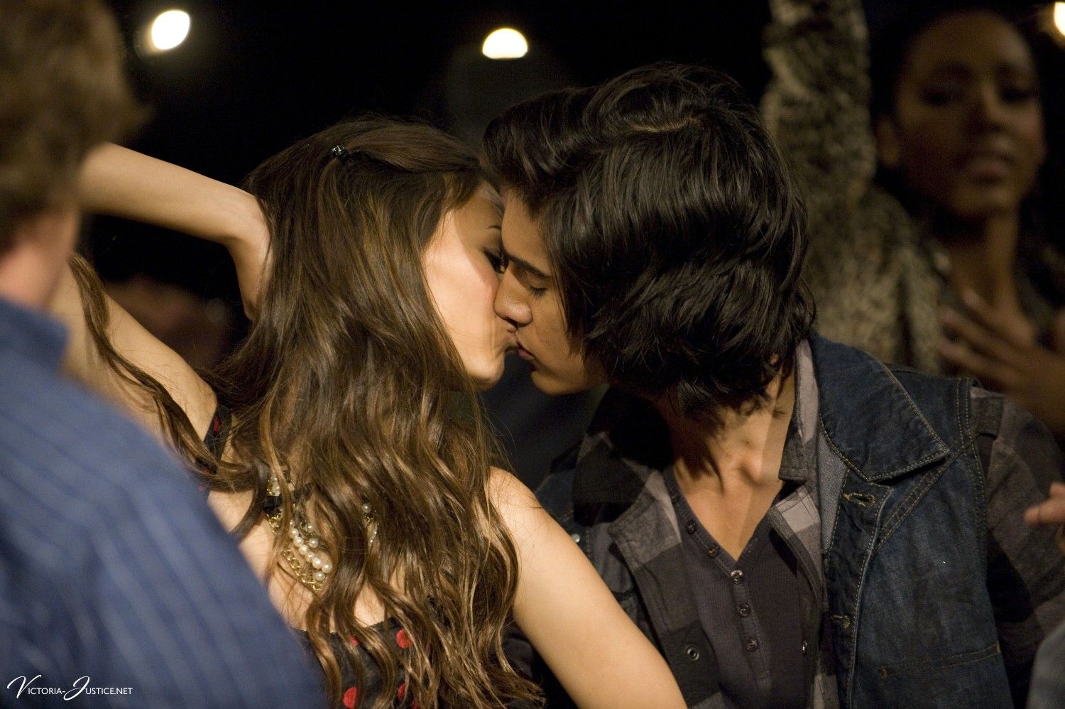 aniket ramteke recommends victoria justice kissing pic