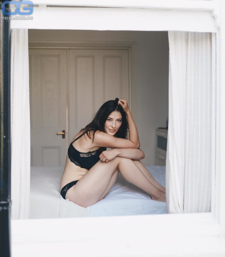 abbie hodge recommends rebecca van cleave nude darton cavaliers add rebecca van cleave nude photo