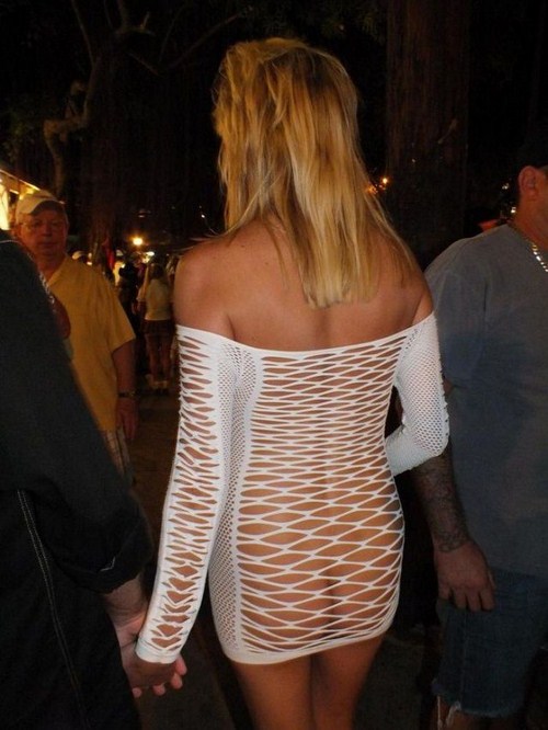 Men playing sports naked der dusche See Thru Dresses In Public dag erotisk