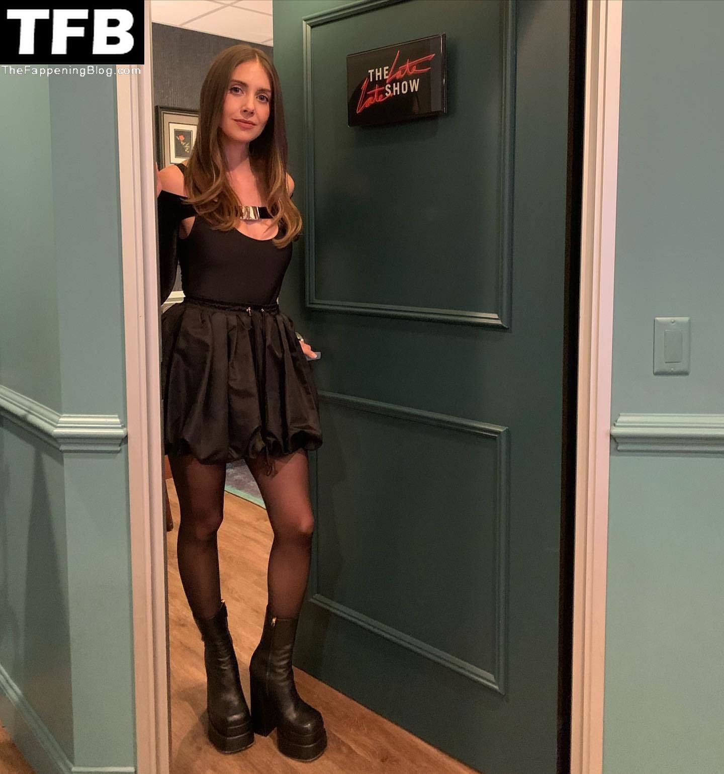 catherine travers recommends allison brie leak clinton savoury add allison brie leak photo