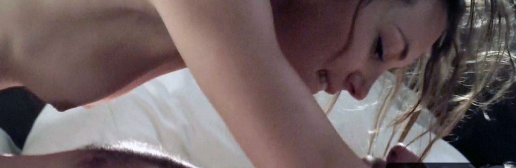 Perdita Weeks Nude Pics head position