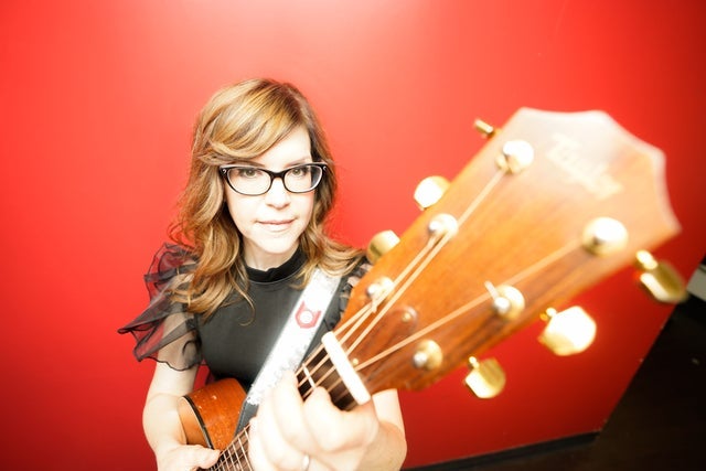 cynthia benson recommends Lisa Loeb Naked