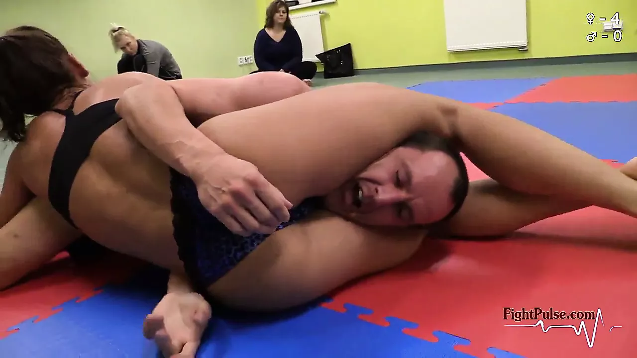 briana boswell recommends Mixed Wrestling Headscissors