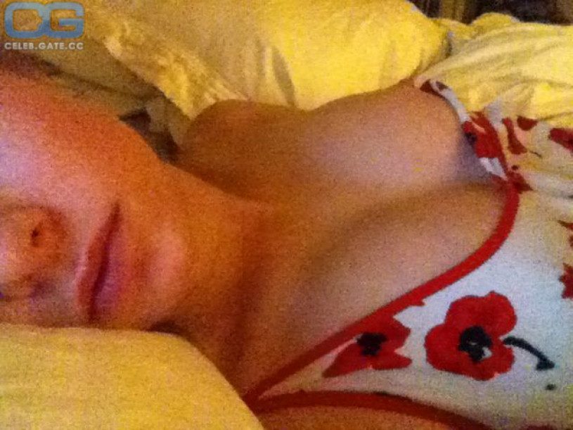 nude pictures of brie larson - lauren phillips bush ashley alban ass