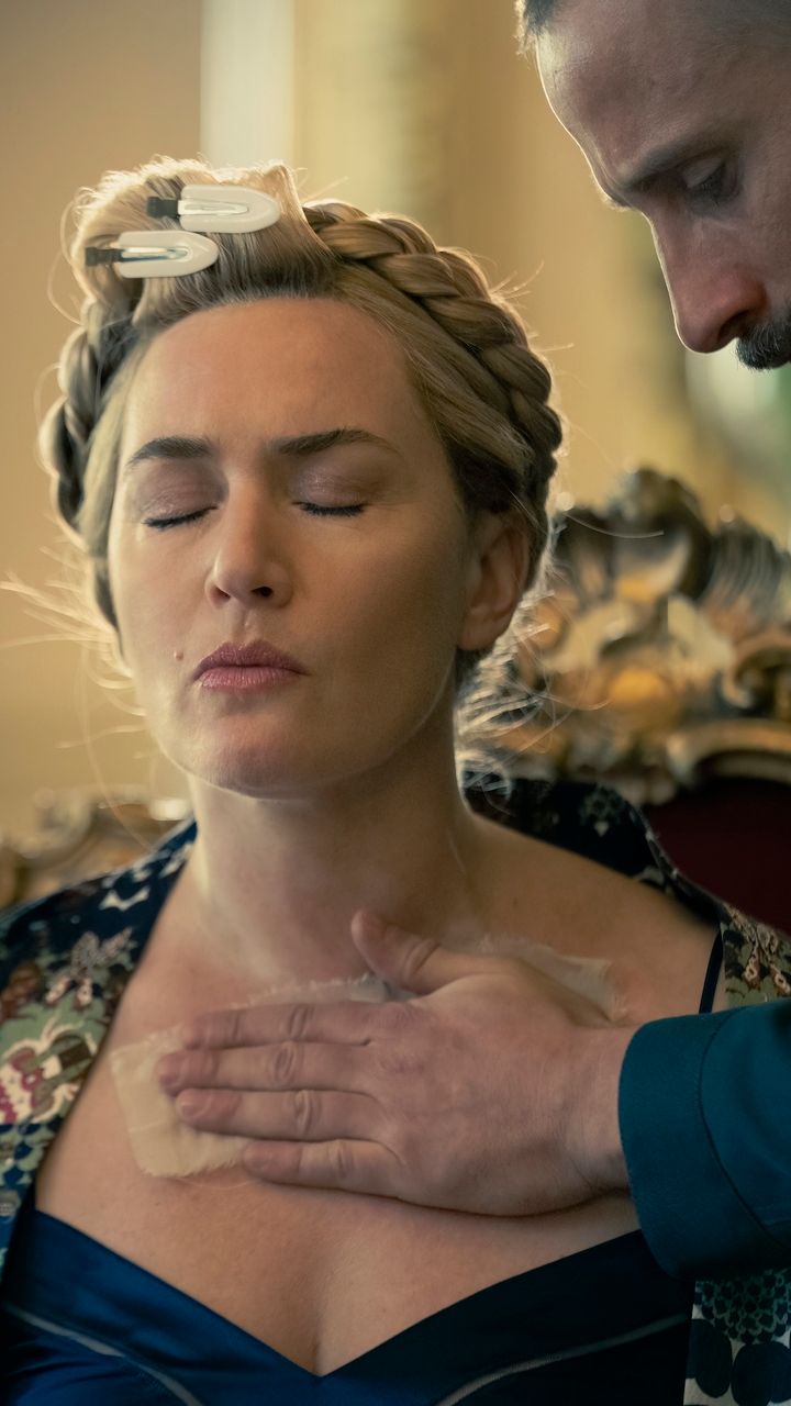 Mom gives son bj mother natchums Kate Winslet Boobies lesbian chat