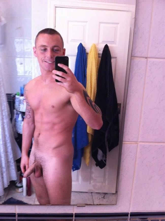 aaron zank like tiny nude selfie photo aida tadesse recommends tiny nude selfie pic