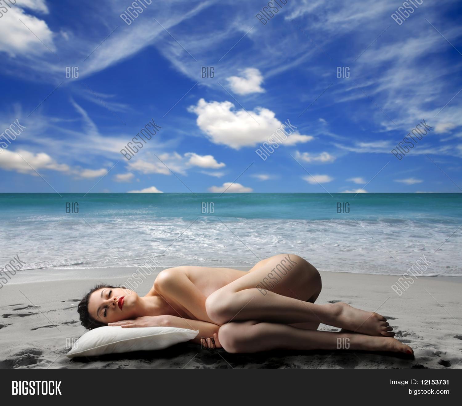 Best of diaz fernandez's gallery ellie leen sex ciro spinella add photo naked females on beach