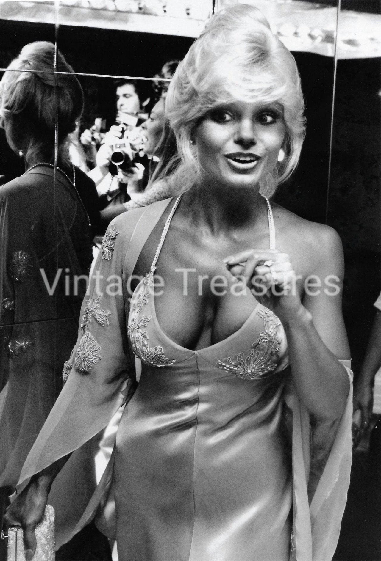 arthur renwick recommends nude pictures of loni anderson pic