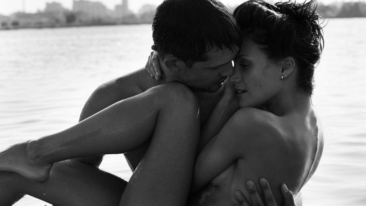 dan kang like publico coger en photo clare gregory recommends homemade milf threesomes pic