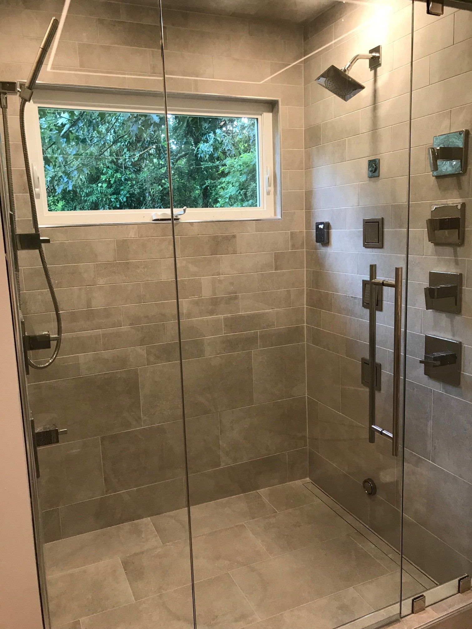 shower por - peni in mouth give me hand job