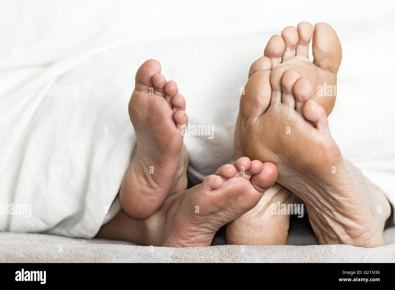 mother and daughter footjob - petra verkalik meguni shino