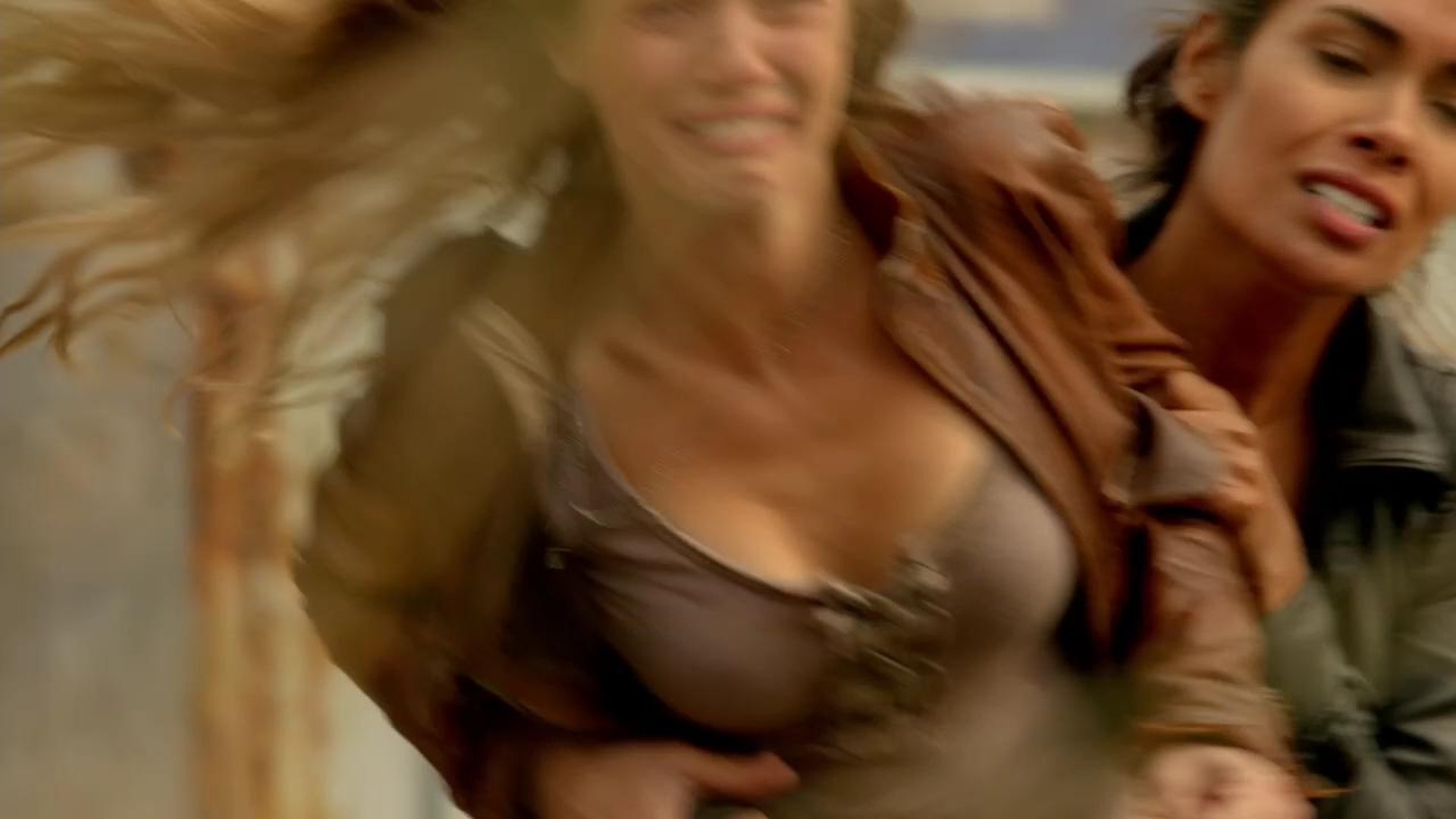 tracy spiridakos naked - porn addict hypno upskirt photo