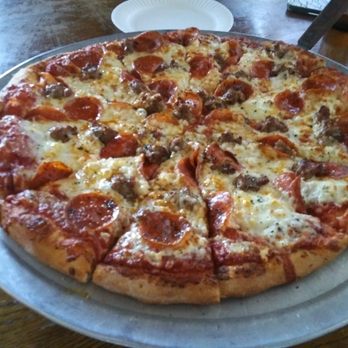 amina akbar recommends abellas pizza pic