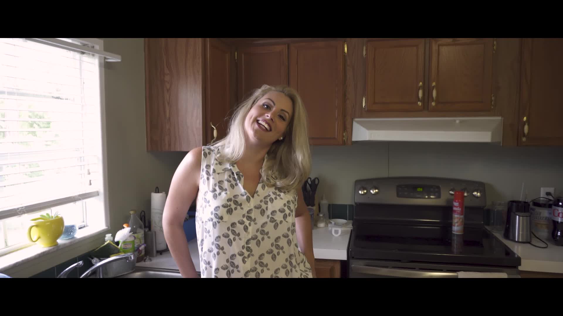son wakes up mom porn - mama fiona sucking large nipples