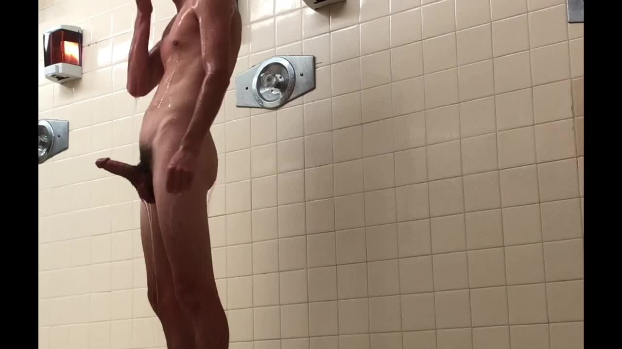 chelsea woody like public shower videos photo dale wolters recommends public shower videos pic