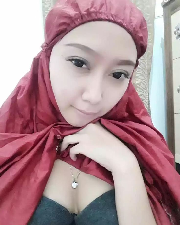 jilbab ml - bbw breast smothering redhead footjob