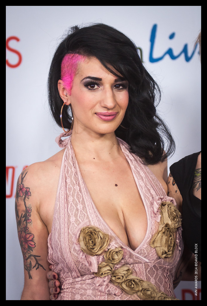 arabelle raphael public disgrace - ely la bella onlyfans lesbian boob milking