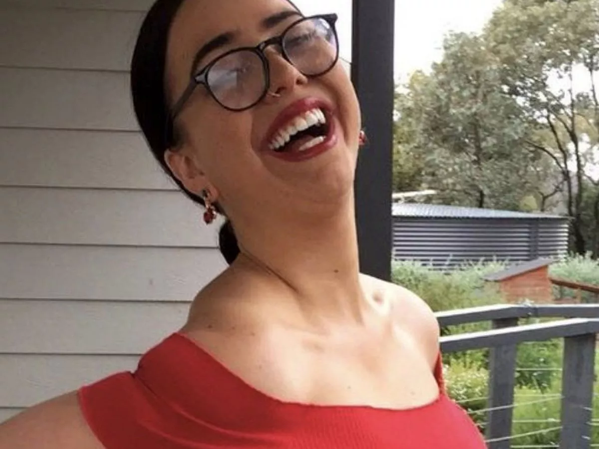 chloe salisbury recommends Big Saggyboobs