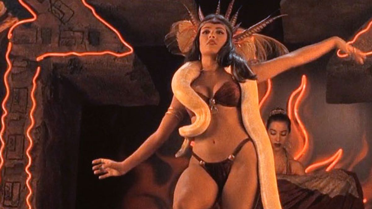 alan cleland recommends salma hayek striptease pic