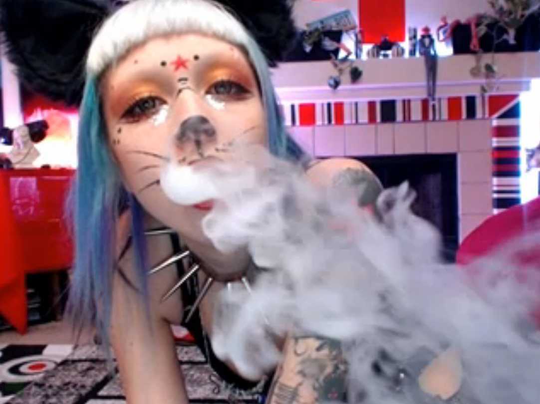 anselmo montemayor recommends camgirls smoking pic