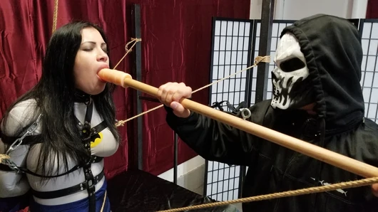 bentley thomas recommends Cassandra Cain Porn