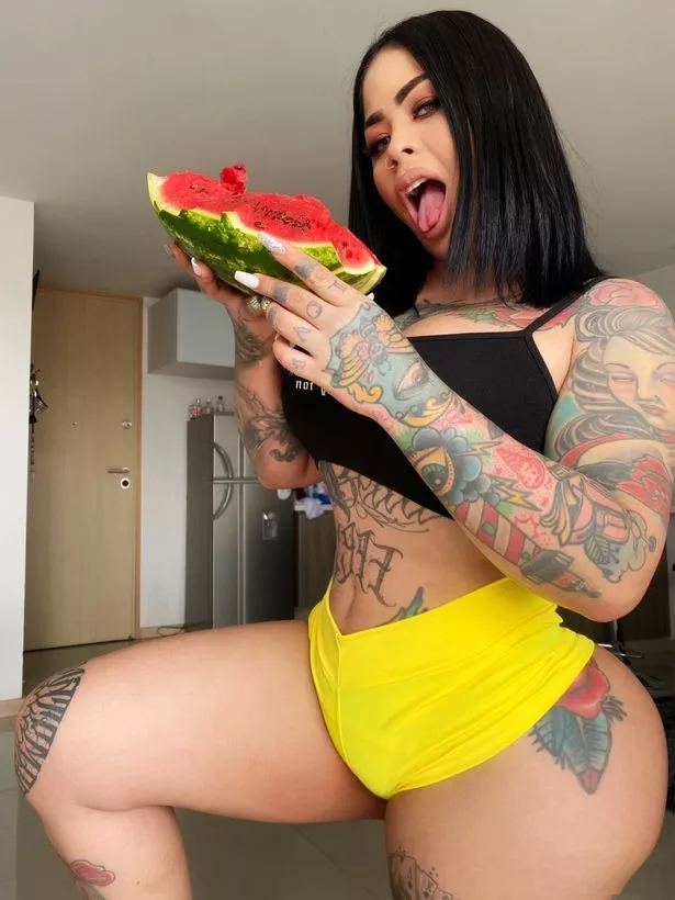 brenda mcclary recommends Una Cakes Onlyfans