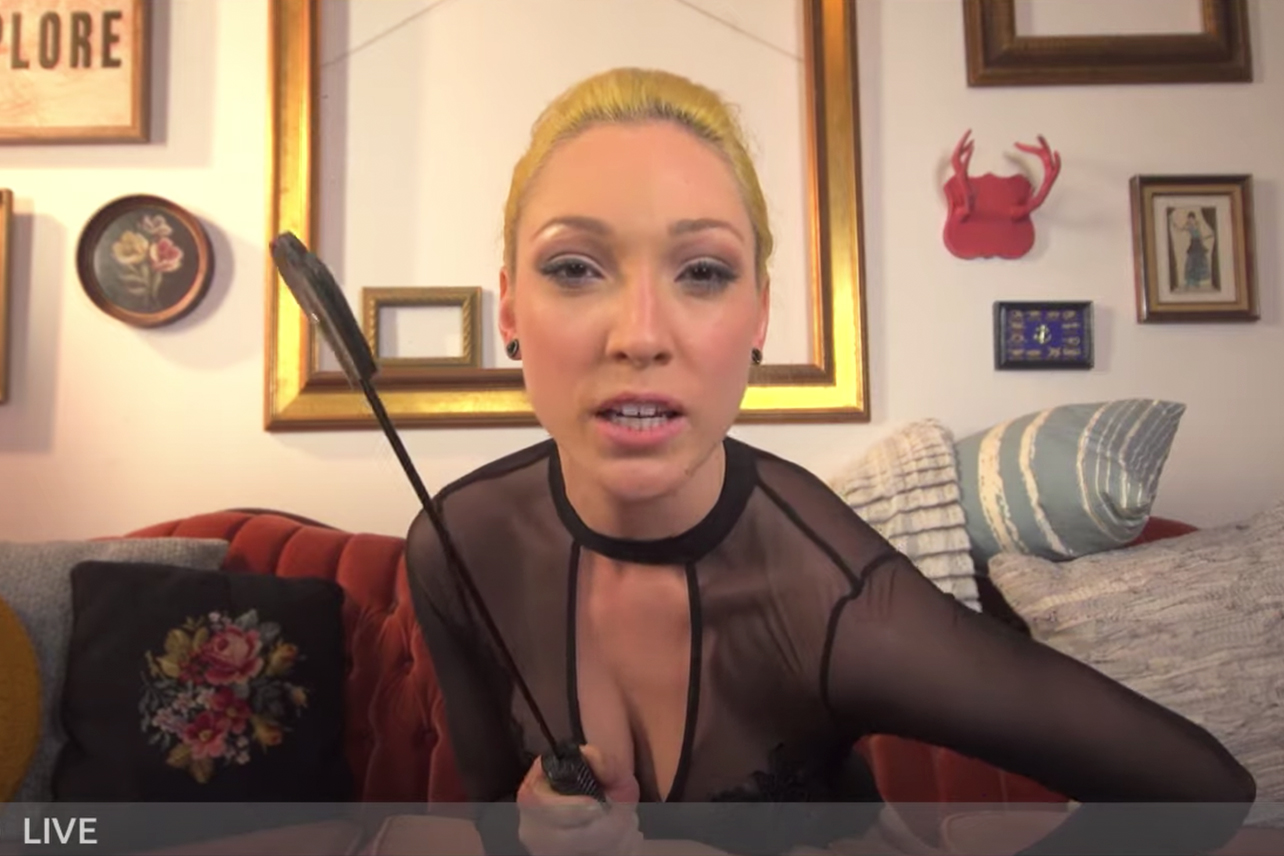 denise brittain recommends blonde live cam pic