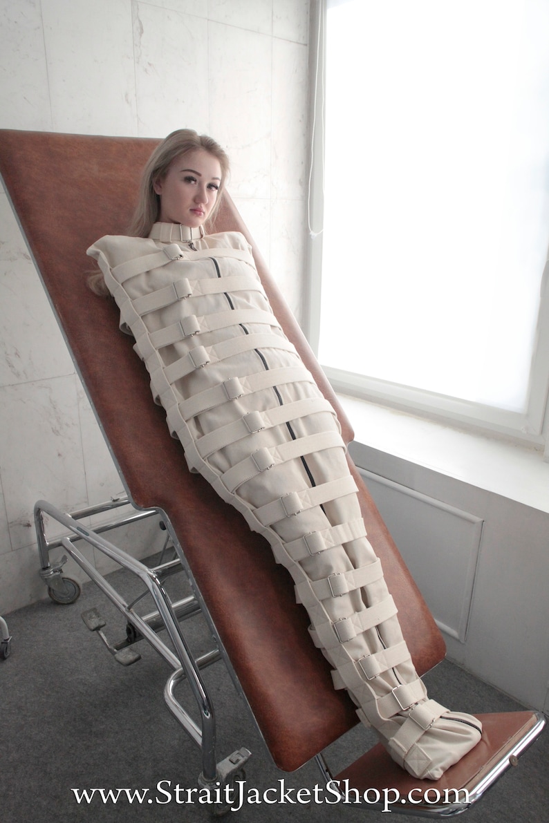 mummification porn - nude pool babes kali roses hardx