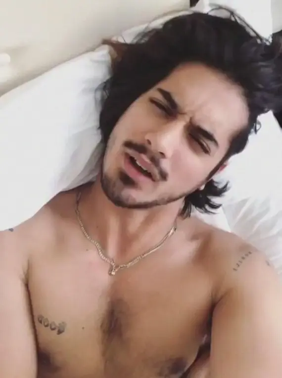 donovan vos recommends celebrity men masturbating pic