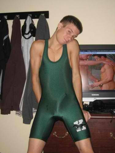 ceeran gautam like boner twinks photo devin thibodeaux recommends boner twinks pic