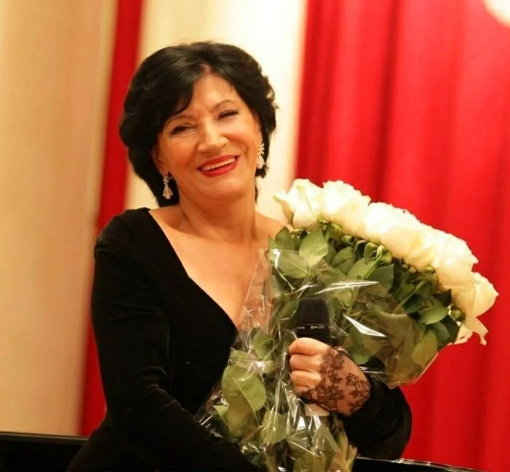 Mona Bregvadze teen tonight aminu abdulsalam recommends Mona Bregvadze