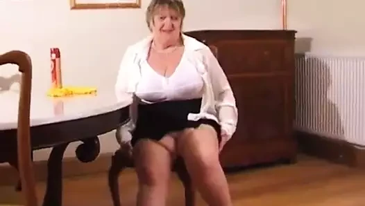 am dhillon share big tit vs small tit