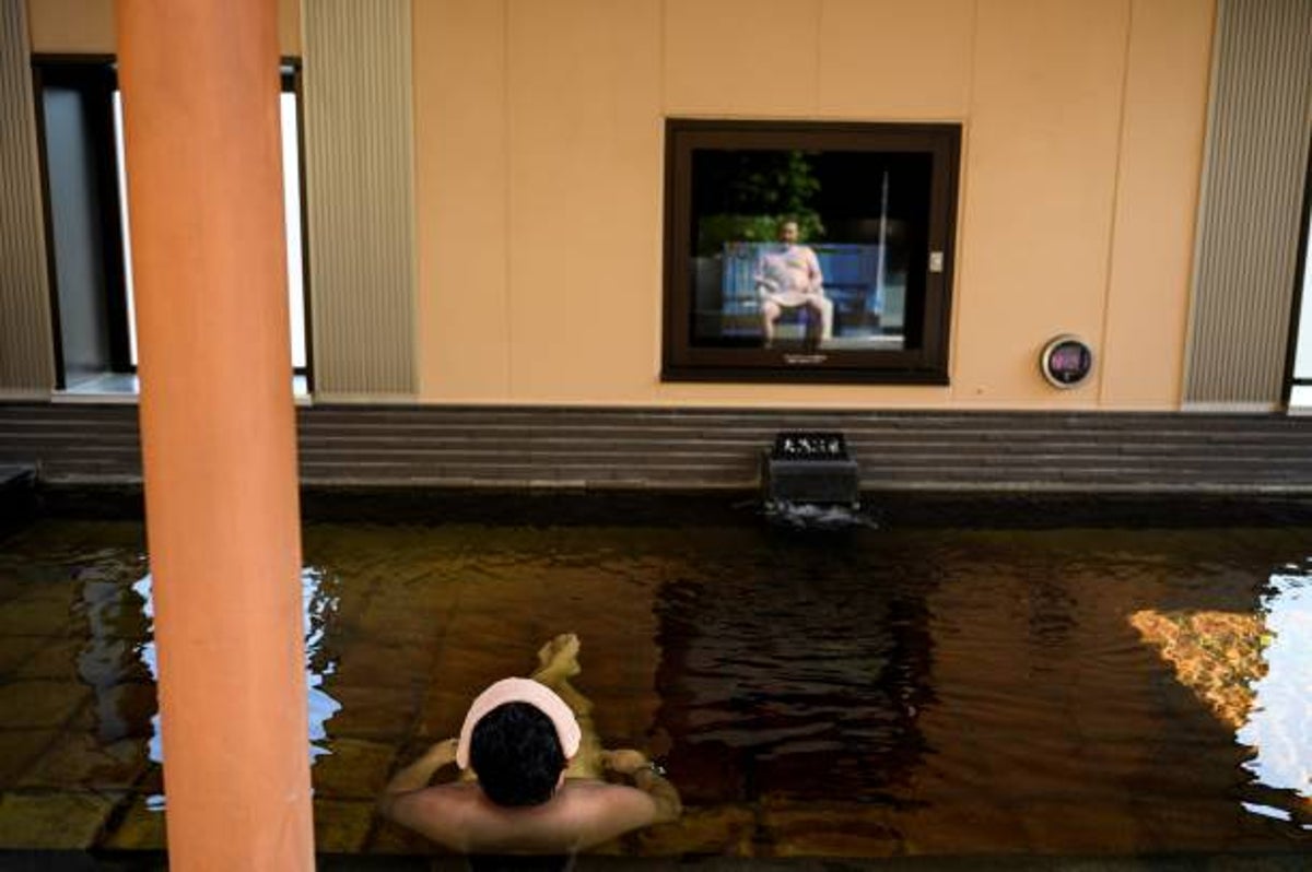 alonein thedark recommends japanese hot spring voyeur pic