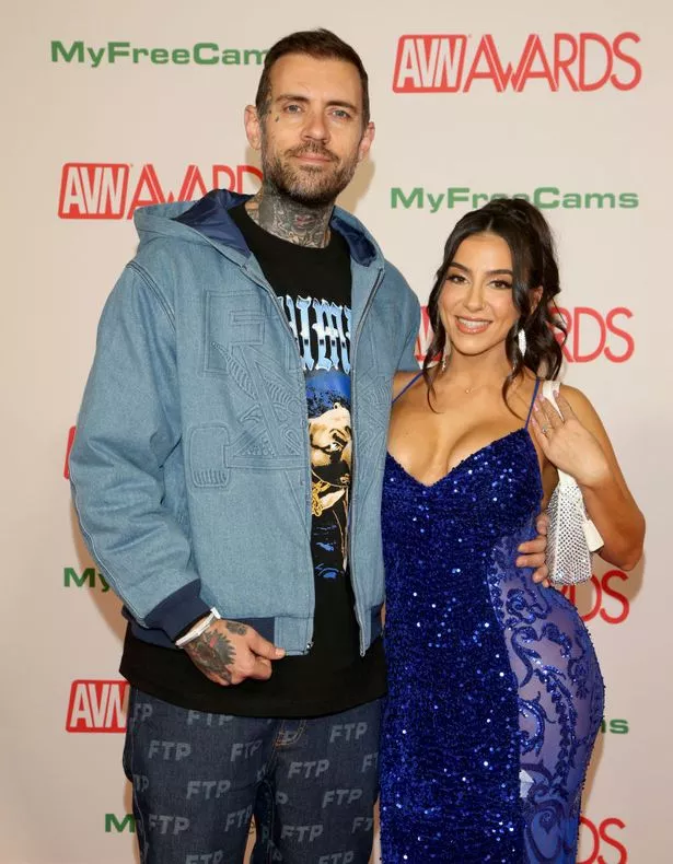 jason love lena the plug video a pillow jason love lena the plug video