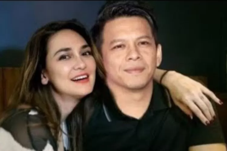 christopher seaver share luna maya dan aril photos