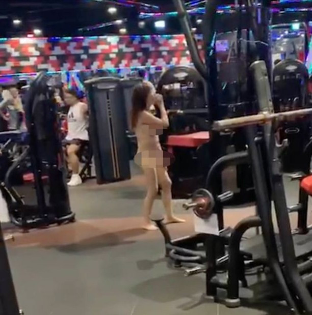 bob shuster recommends Naked Gym Video