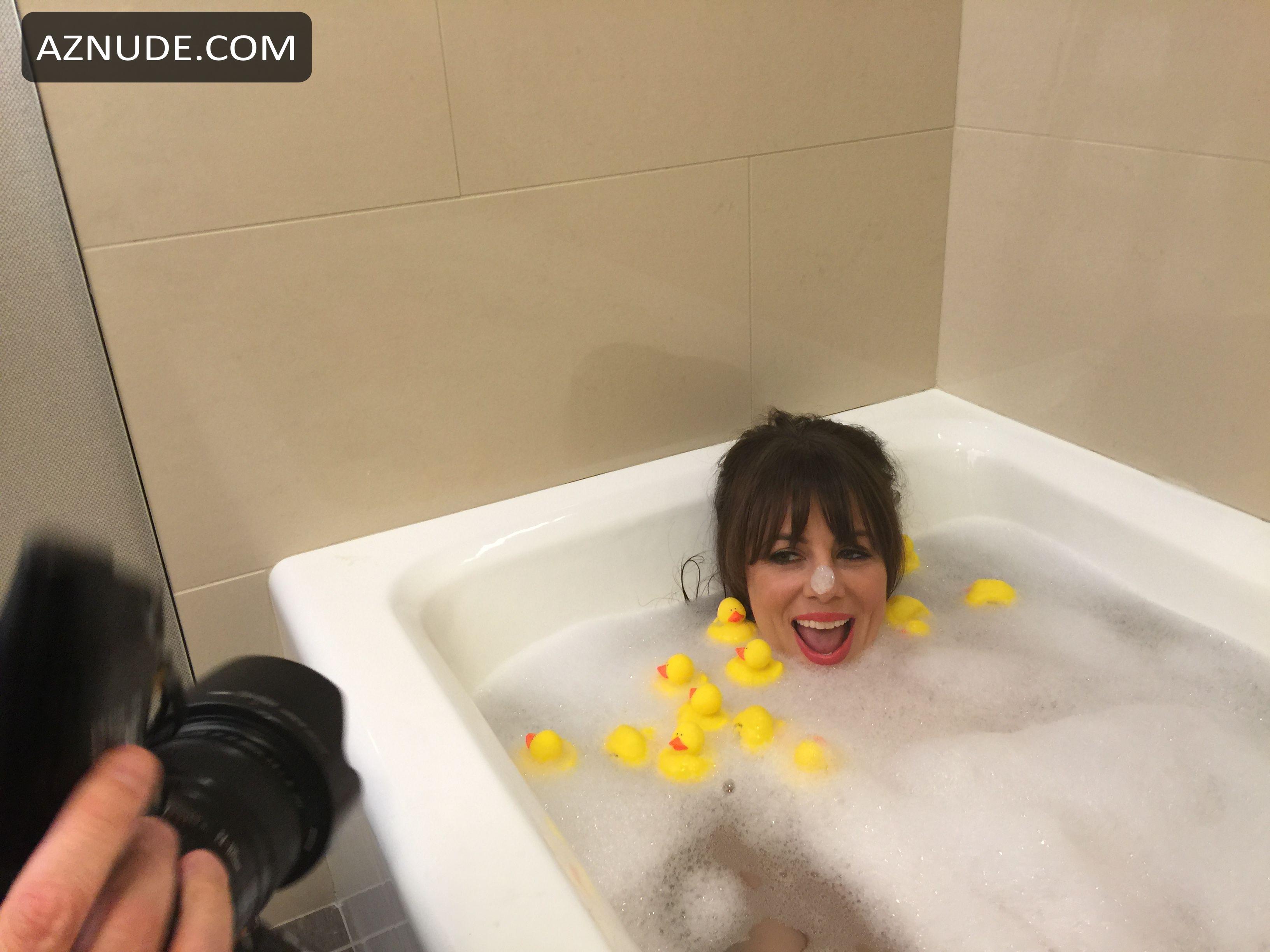 natasha leggero porn - male shower porn meguni shino