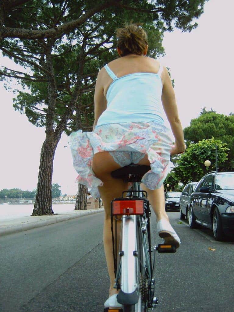 betty oliveira share riding bike no panties photos