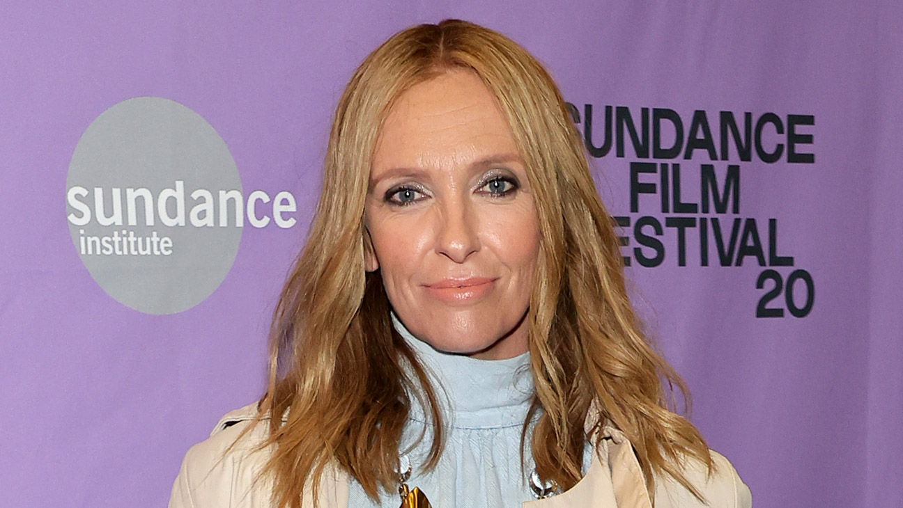 Toni Collette Sexy day trial