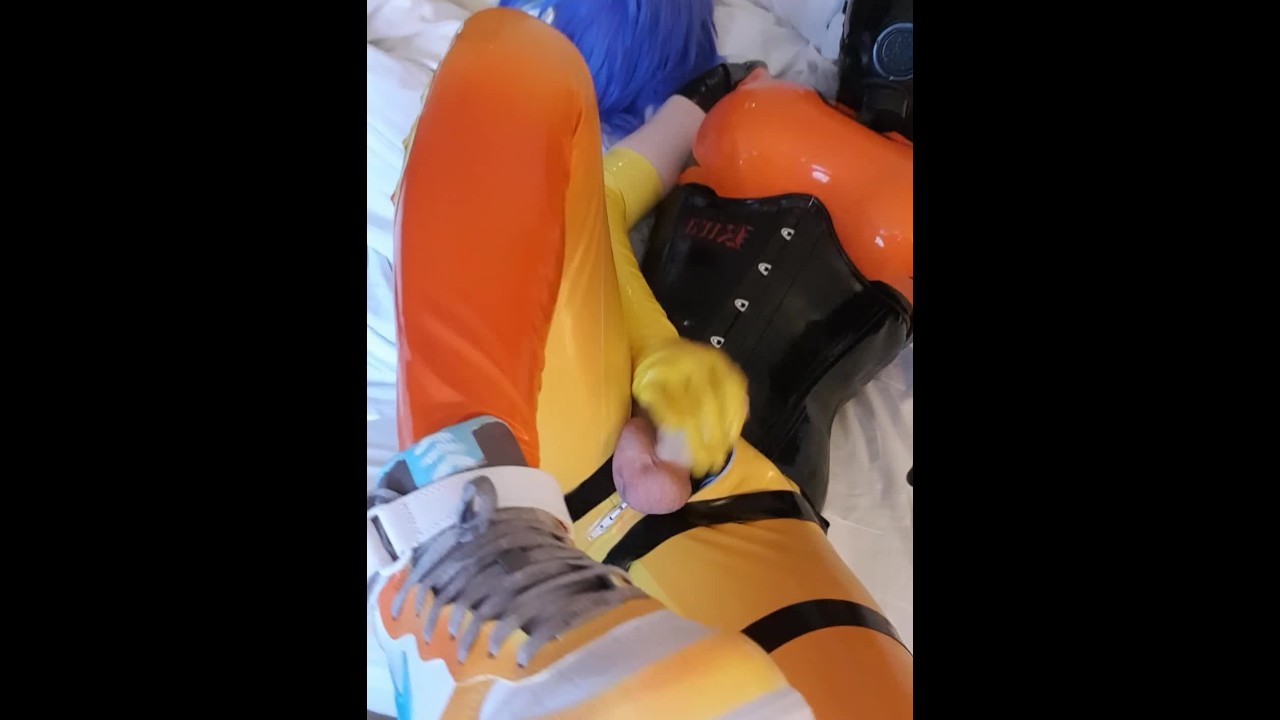 angela cichon recommends Tracer Cosplay Porn