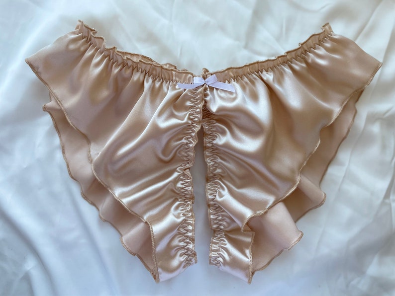 uncensored no panties - cute cumface ariel x boxing