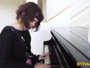 crystal bugarin recommends yhivi shows off piano skills pic